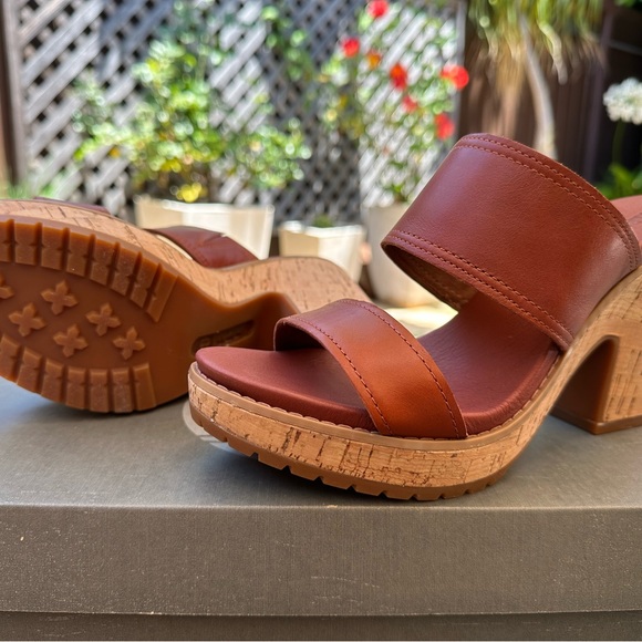 TIMBERLAND ROSLYN MEDIUM BROWN LEATHER SANDAL - Picture 10 of 13